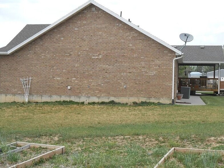Building Photo - 530 E Main St