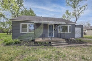 Building Photo - SMALL TOWN LIVING!!!