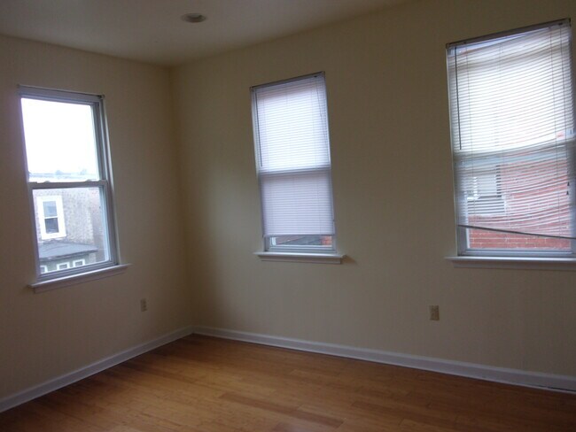 Building Photo - 1518 N 17th St