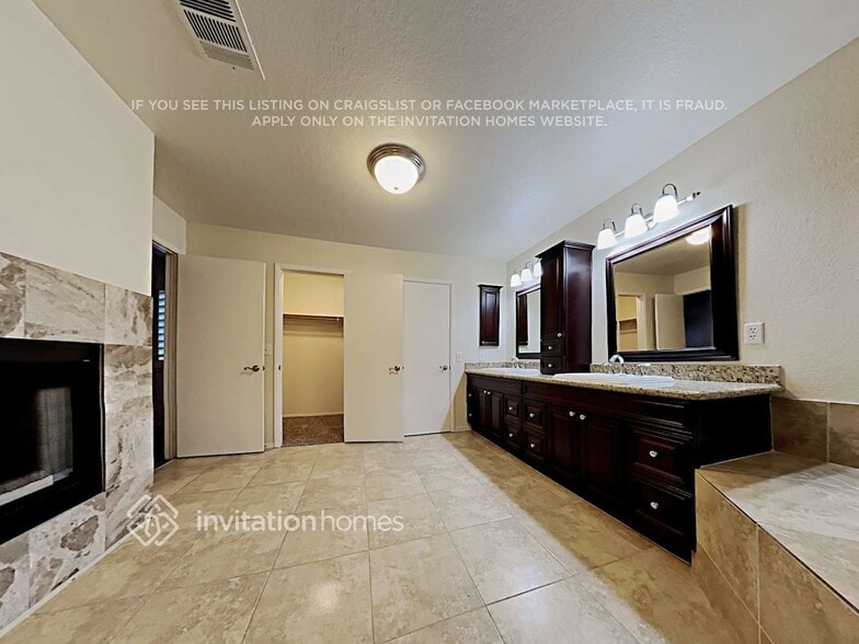 Building Photo - 740 Spruce Tree Cir
