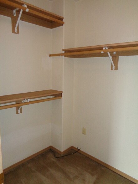 3rd Walk-in Closet - 17612 SW Bany Rd