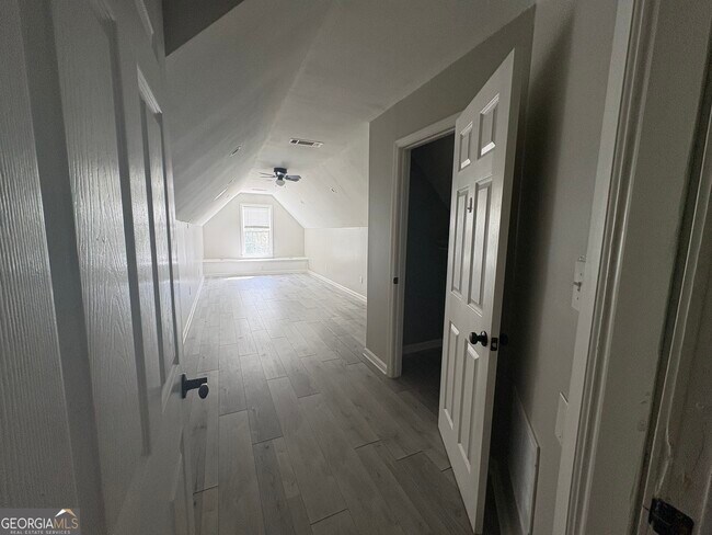 Building Photo - 20 Cascade Ct