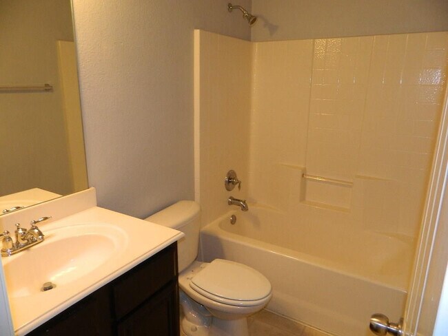 Building Photo - 1132 Honeywell Dr