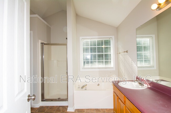 Building Photo - 105 Stoneybrook Dr