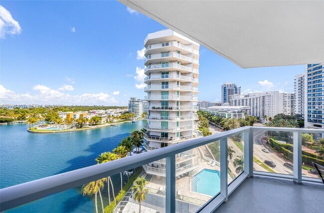 Building Photo - 5880 Collins Ave