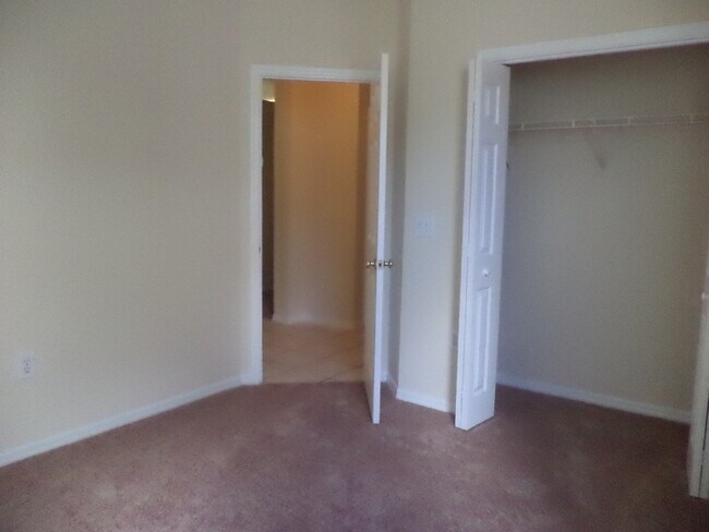 Building Photo - MEADOW POINTE - LONGLEAF
