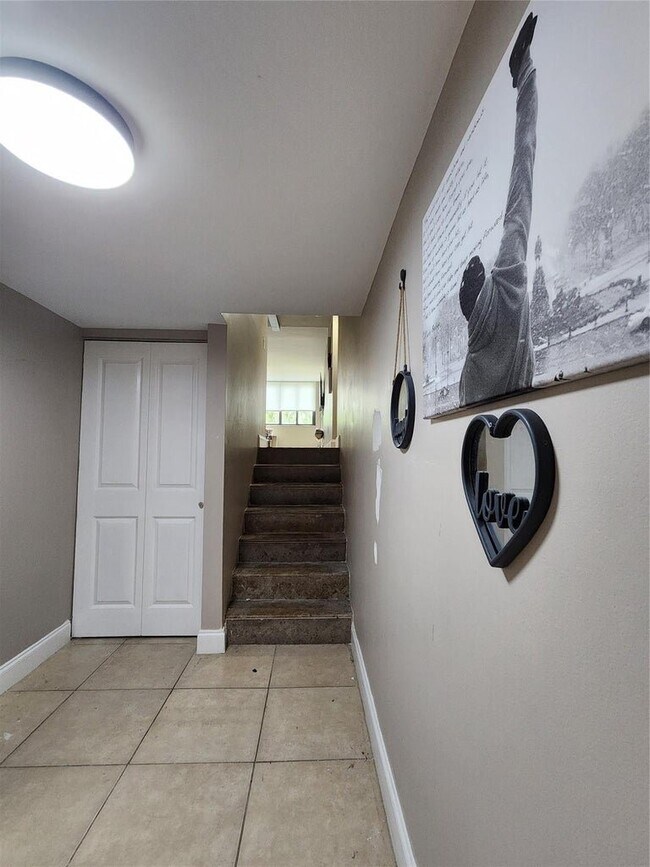 Building Photo - 755 Dotterel Rd