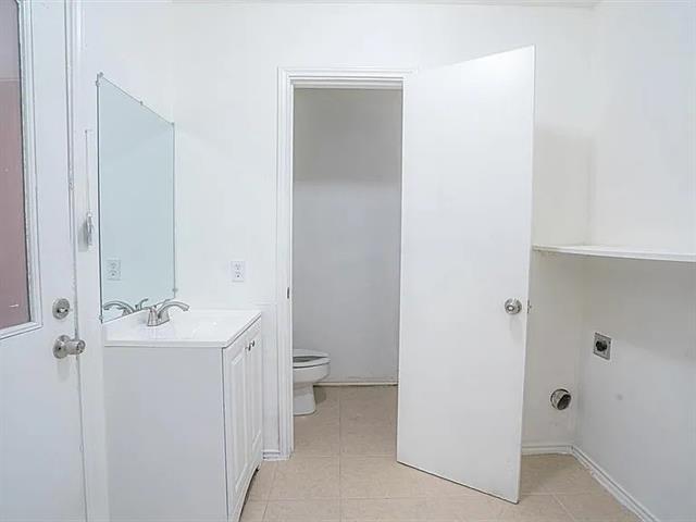 Building Photo - 210 Rolston Rd