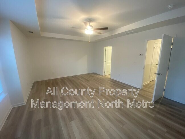 Building Photo - 152 Parkwood Dr