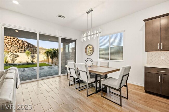 Building Photo - 52 Reverie Hts Ave