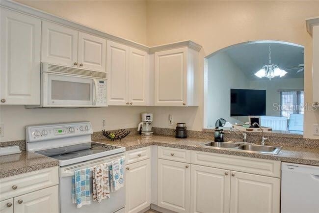Building Photo - 3455 Village Green Ct