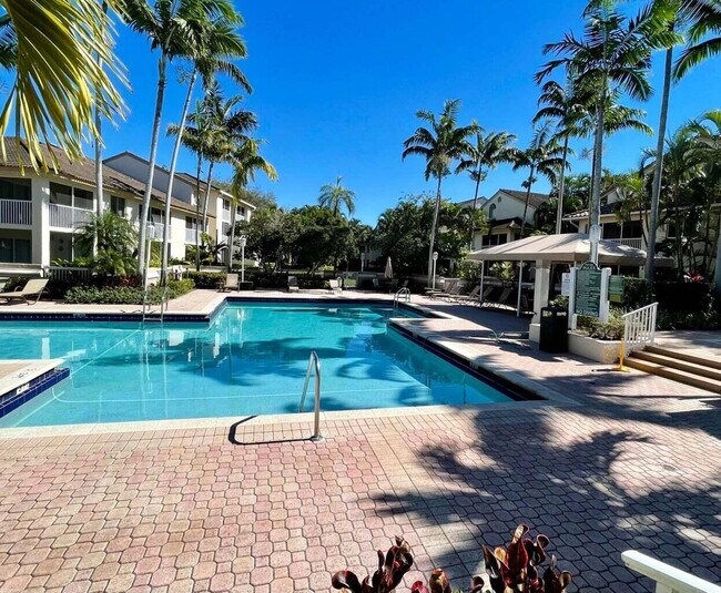 Building Photo - 3203 Glenmoor Dr