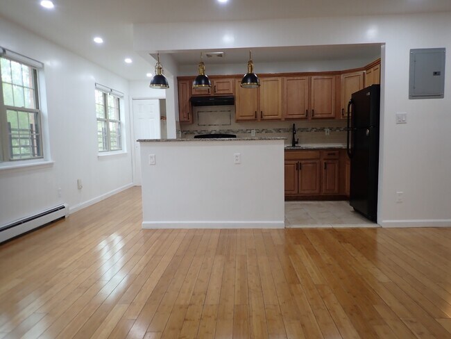 Building Photo - 334 Saratoga Ave