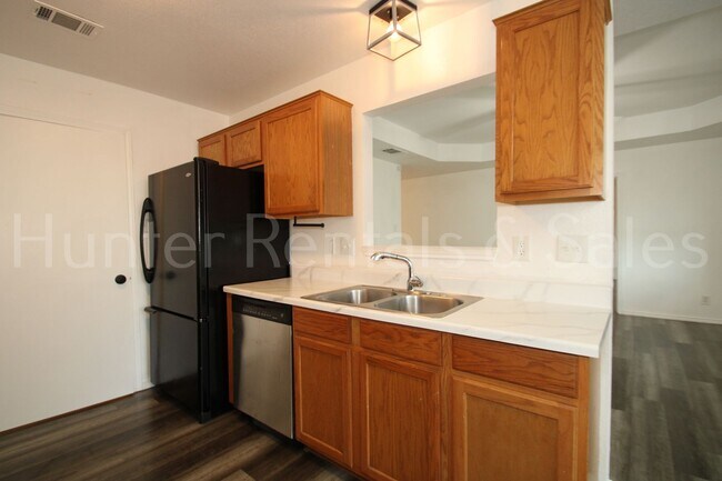 Building Photo - Charming 3-Bedroom Home Minutes from Fort ...