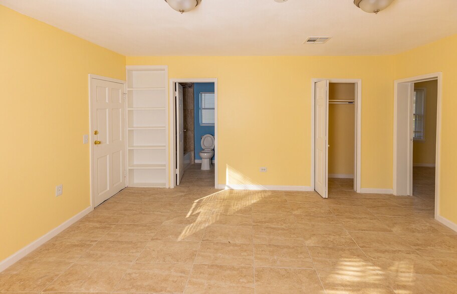 Building Photo - 6128 Townsend Rd