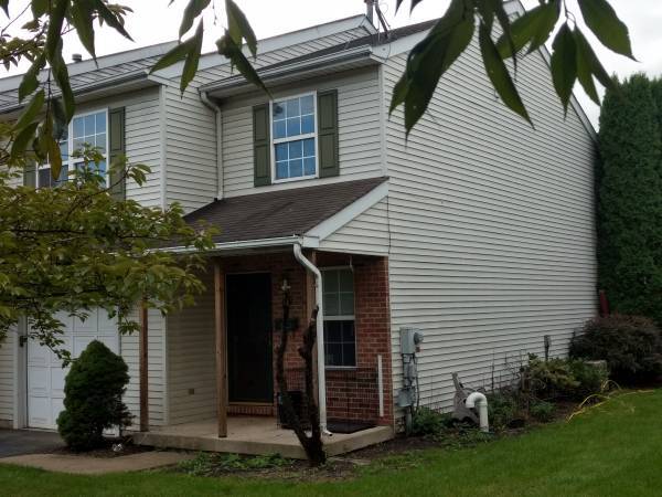 Building Photo - 420 Cherry Ln