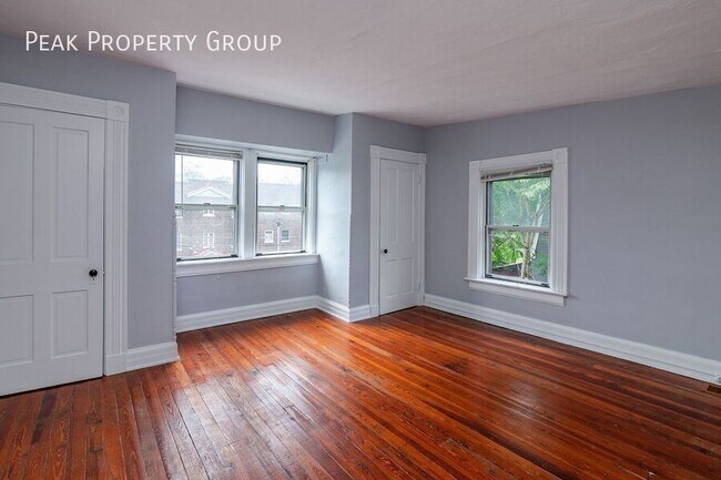 Building Photo - 522 Probasco St