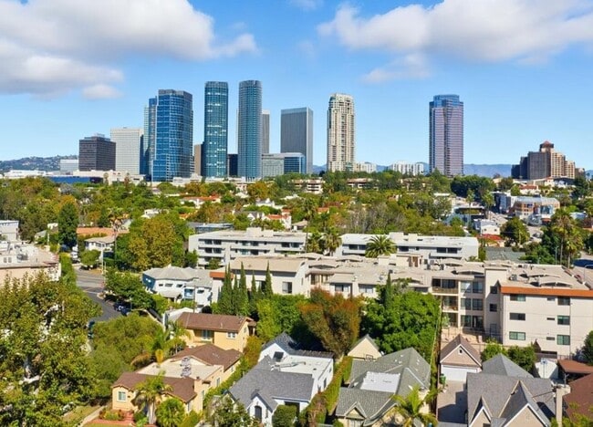 Building Photo - 2156 Linnington Ave