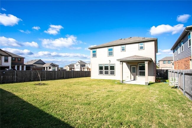 Building Photo - 545 Ayinger Ln