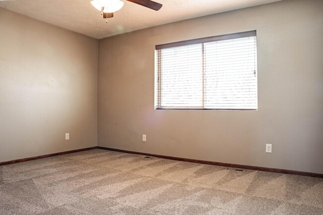 Building Photo - 1139 SW 6th St