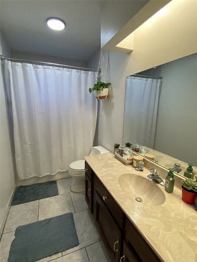 Building Photo - 9810 Shell Rock Rd