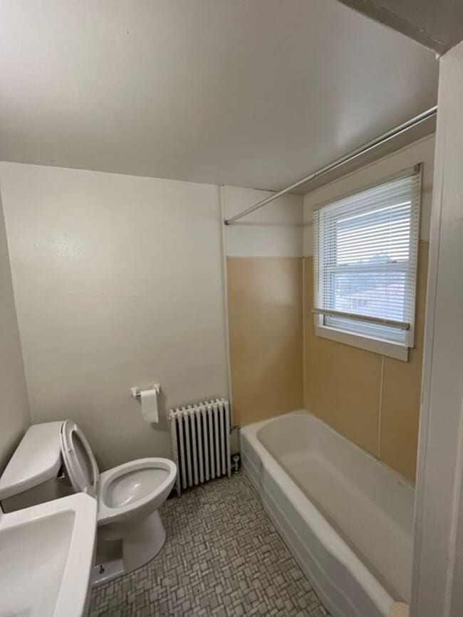 Building Photo - &#39;057