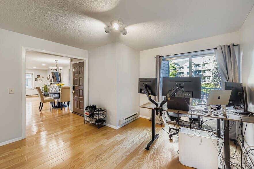 Building Photo - 2250 Ridge Dr