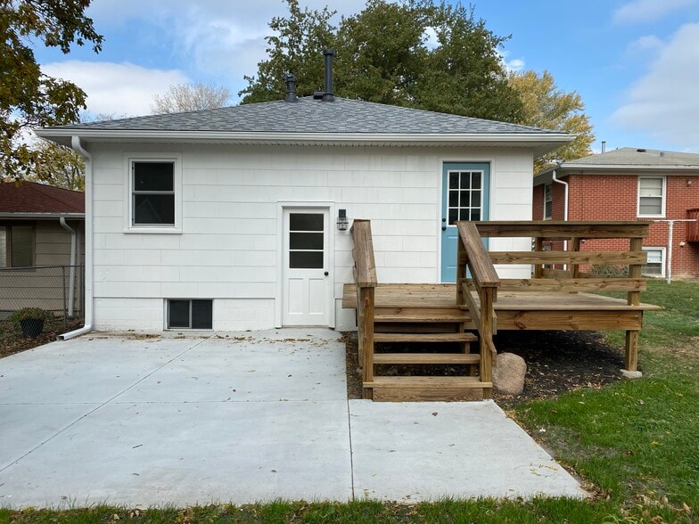 Building Photo - 4135 Lenox Ave