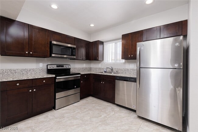 Building Photo - 3505 Rio Robles Dr