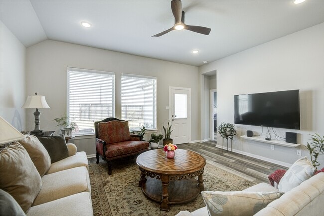 Building Photo - 2815 Torrey Pines Dr