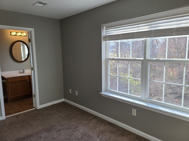 Building Photo - 3 Bedroom Townhome for Rent in Waynesboro