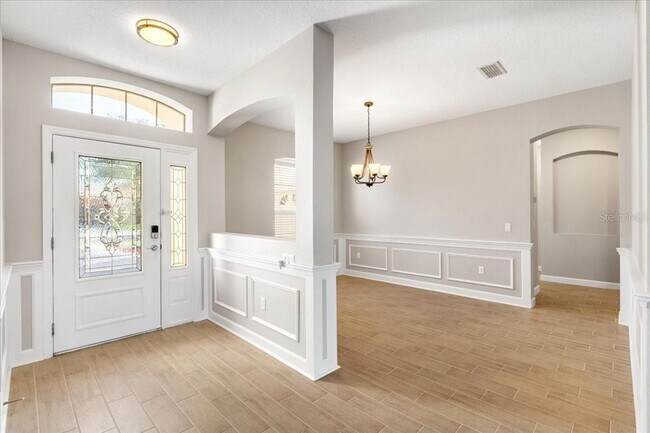 Building Photo - 2580 Channel Way