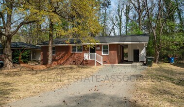 Building Photo - Beautifully Updated 3BR, 1.5BA Durham Home!