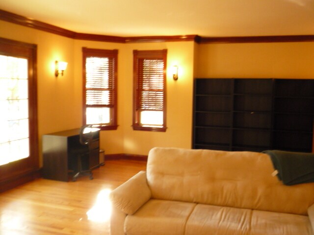 Building Photo - 2150 W Arthur Ave