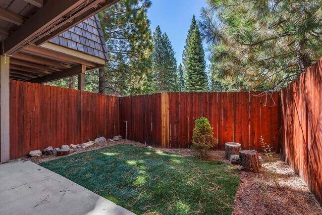 Building Photo - Incline Village: Condo - 3 Bedrooms, 2 Full Bathrooms, 1 Car Garage, Low Elevation, Centrally Loc...