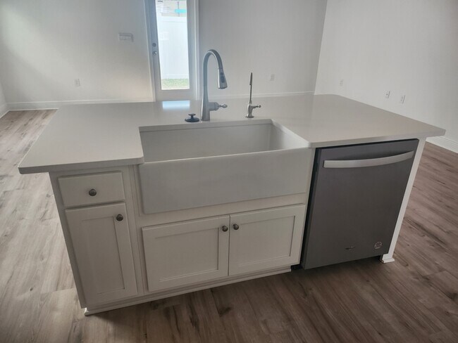 Building Photo - 12 Redbird Lp