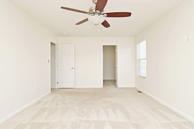 Building Photo - Pet-Friendly Holly Hill Home With Fenced Yard