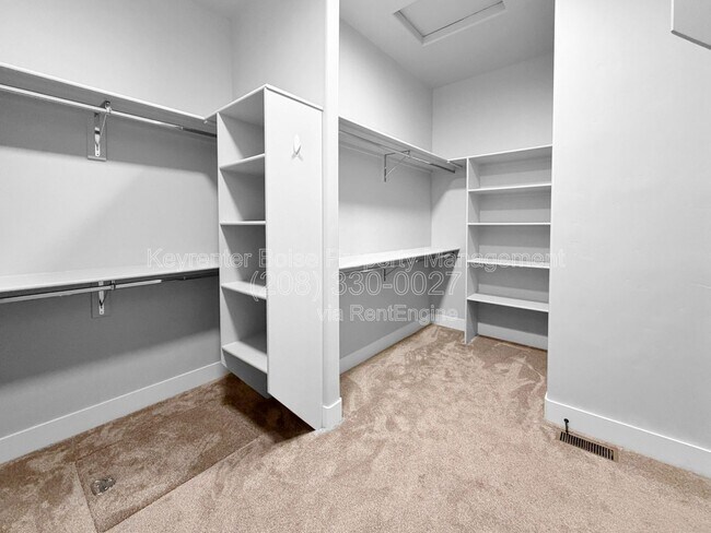 Building Photo - 8368 W Sparks Lake Dr
