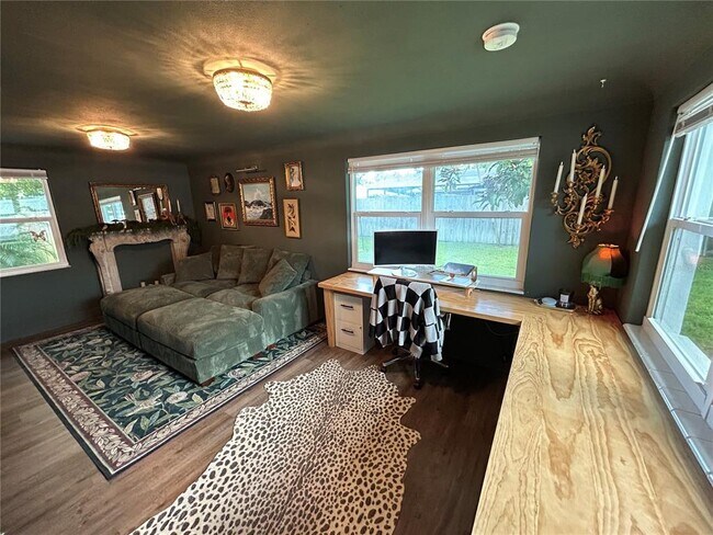 Building Photo - 1406 S Keene Rd