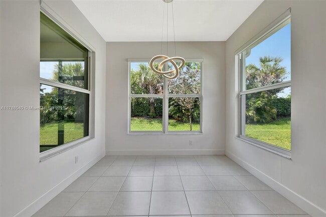 Building Photo - 12756 SW Clear Water Way