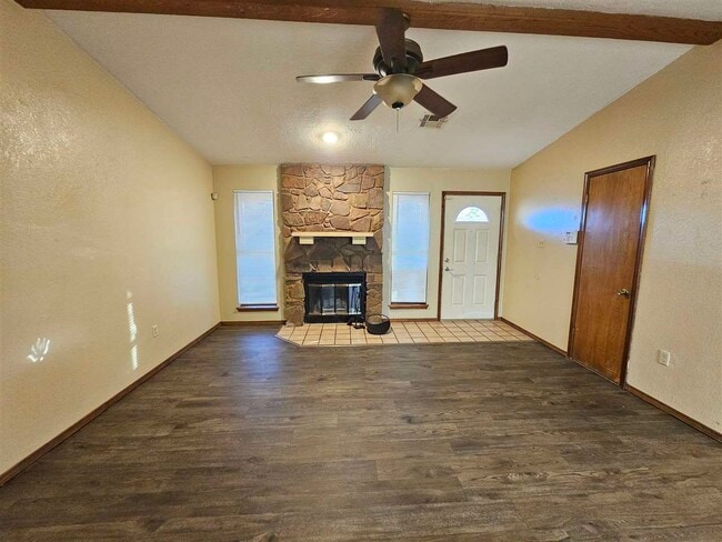 Building Photo - 909 NE Tortoise Dr