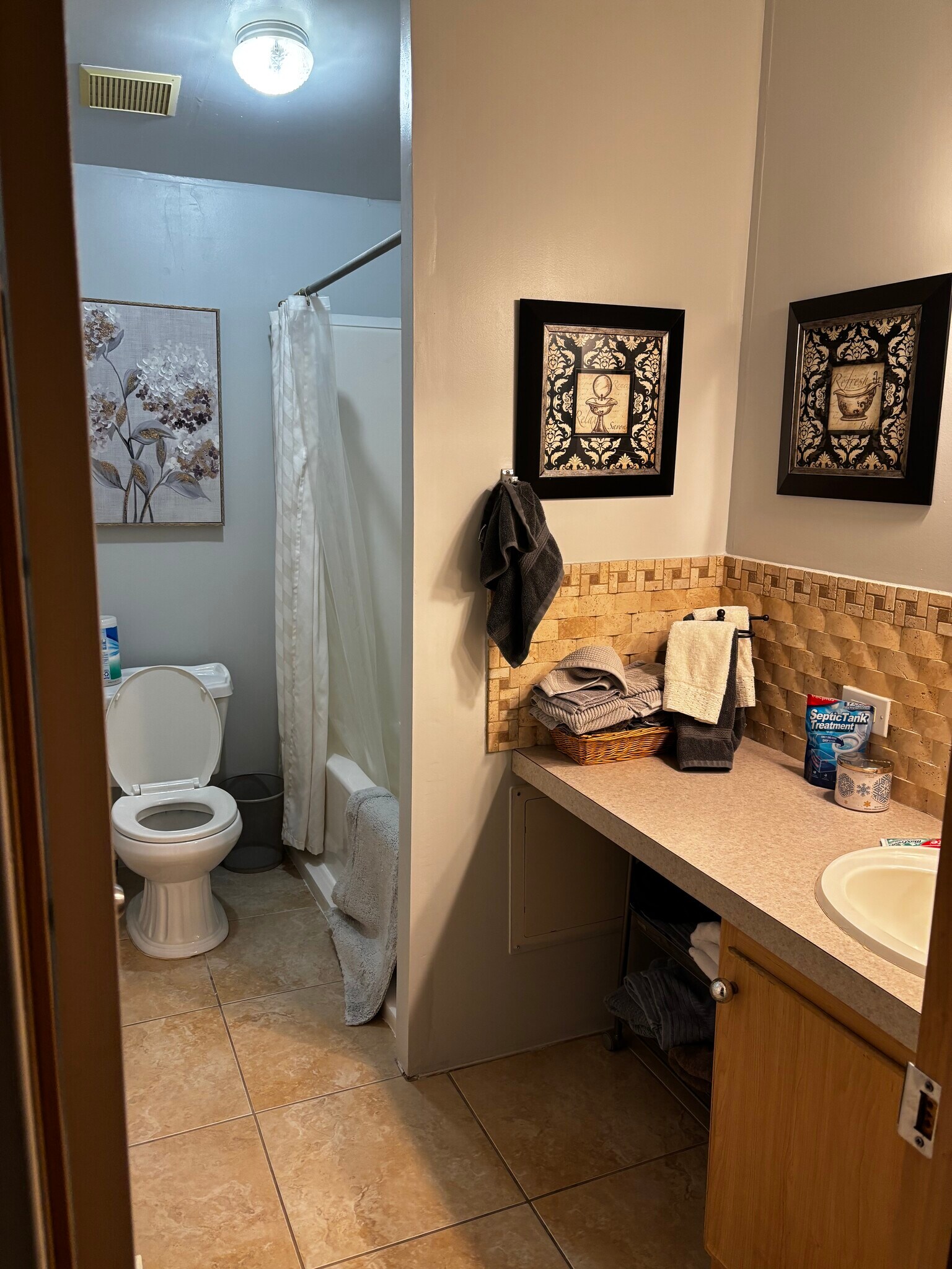 Bathroom - 11026 Redwood Rd