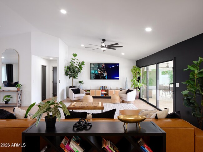 Building Photo - 15218 N 61st St