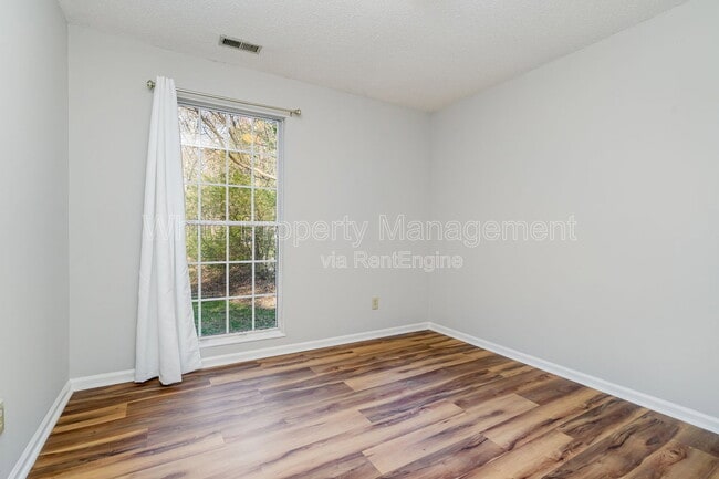 Building Photo - 11100 Deerpath Ct