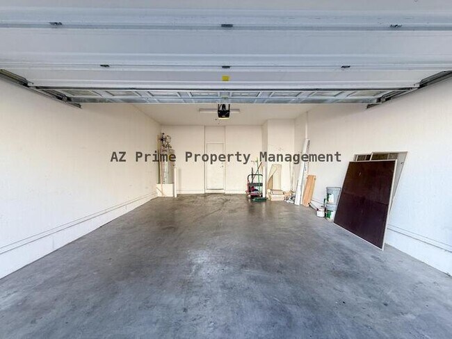 Building Photo - 2150 W Alameda Rd