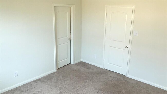 Building Photo - 20731 Solstice Point Dr