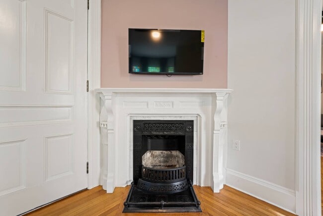 Building Photo - 107 Union Ave