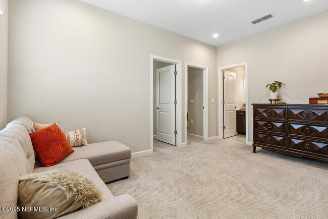 Building Photo - 91 Pinebury Ln