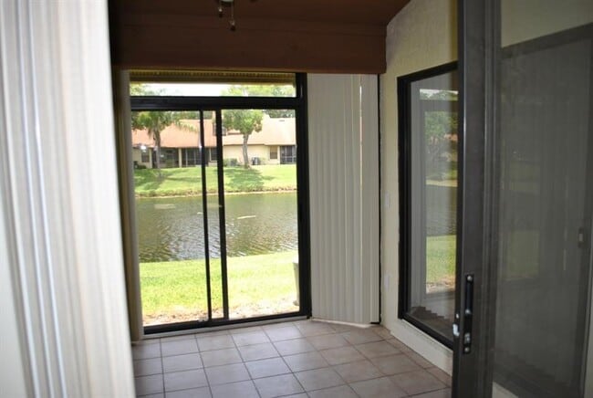 Building Photo - 3687 Collinwood Ln