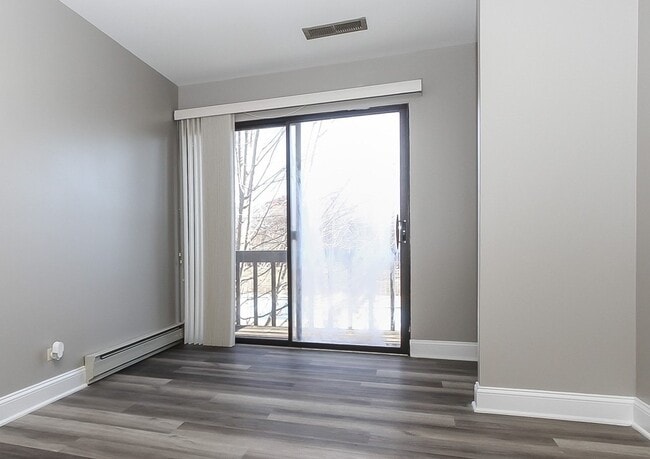 Building Photo - 44 Nassau Colony